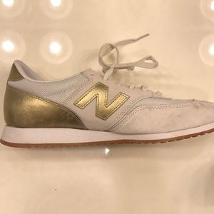 Jcrew New Balance Women's Sneakers 520 - size 10.5